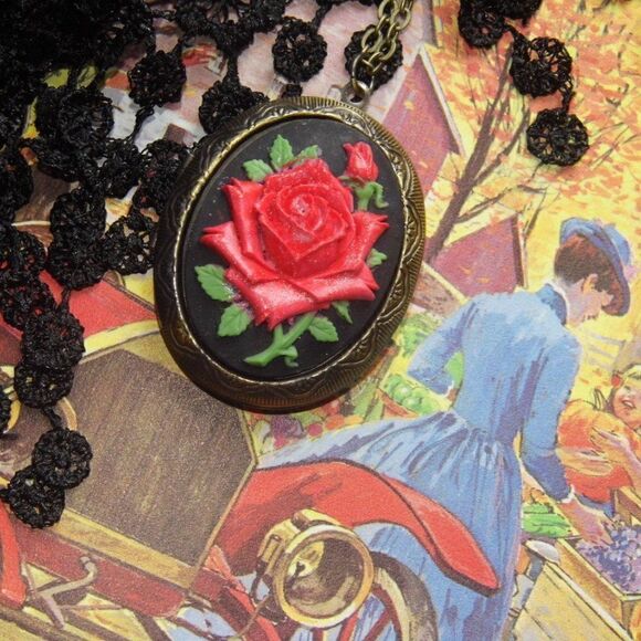 Hand Painted Red Rose Cameo Necklace Locket Photo - Picture 4 of 5